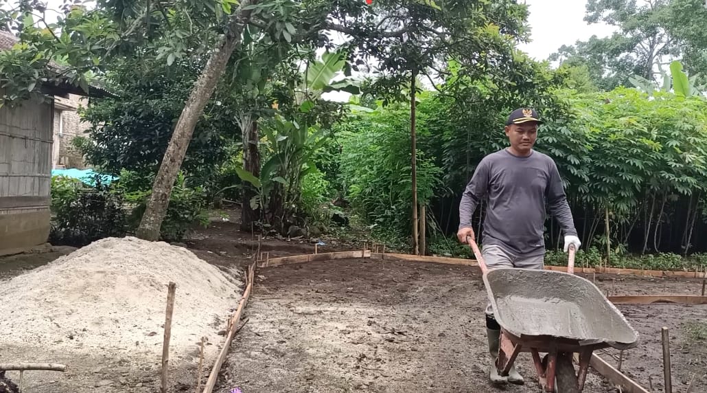Pekon Kutadalom Realisasikan Rabat Beton Jalan Usaha Tani 
