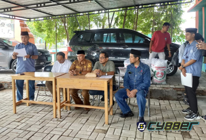 Kelurahan Warnasari Berbagi Zakat untuk Kaum Duafa dan Anak Yatim