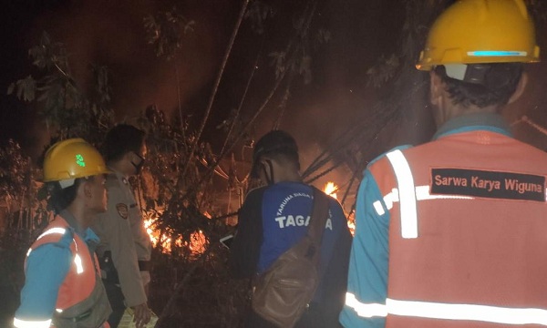 Polsek Cukuh Balak Cek TKP Kebakaran Rumah Warga Pekon Tanjung Raja