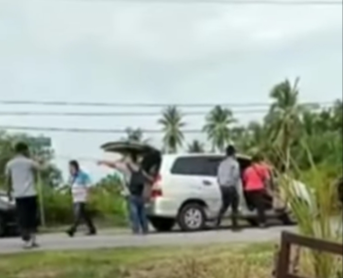 Warga Bukit Batu Dikejutkan dengan Letusan Senpi Polisi yang Mengamankan Dugaan Pelaku Narkoba di Dalam Mobil