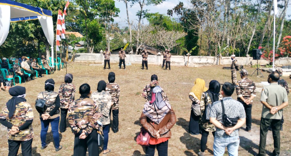 Peringati HUT Ke 42 , KB-FKPPI PC X.11 Garut Gelar Upacara Ziarah Dan Tabur Bunga