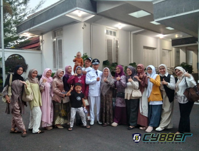 Dayat Hidayat Resmi Dilantik Sebagai Kepala Desa PAW Cikajang, Siap Tingkatkan Pelayanan dan Transparansi