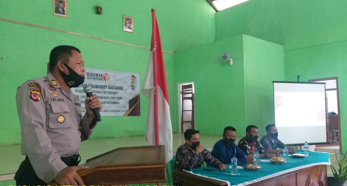Polsek Cigugur Dan Danramil 1323/Cigigur Menghadiri Kegiatan Sosialisasi Pengawasan Partisipatif Dalam Rangka Menghadapi Pilkada. 