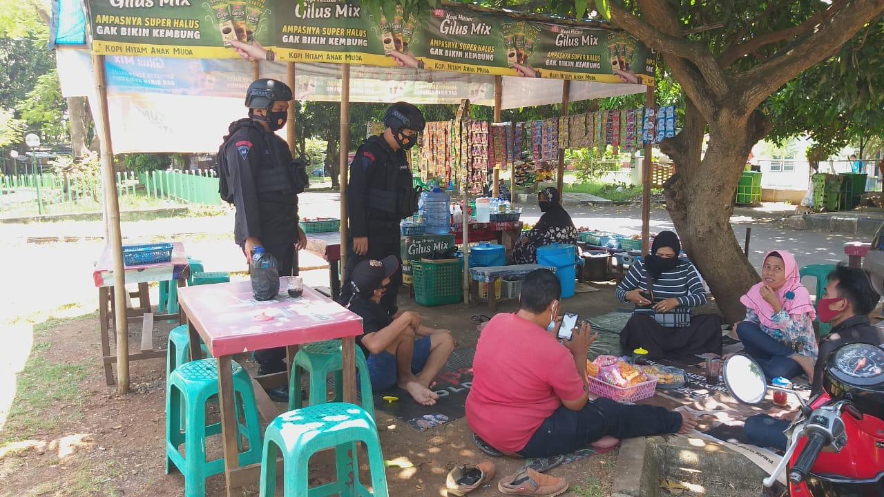 Patroli Ke Kawasan Stadion Bima Kota Cirebon, Sat Brimob Polda Jabar Sampaikan Himbauan Prokes 