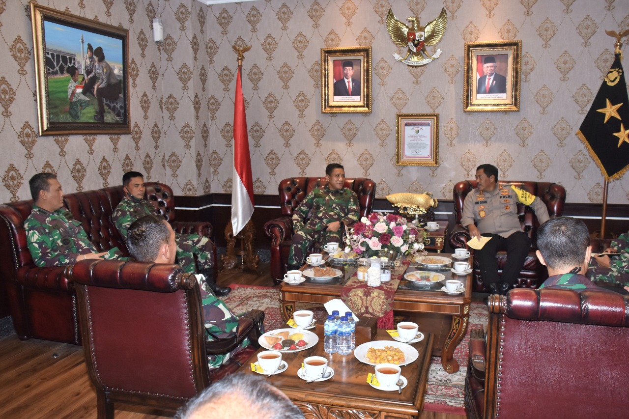 Pangkoarmada I Courtesy Call Kunjungi Kapolda Metro Jaya Untuk Bersilaturahmi