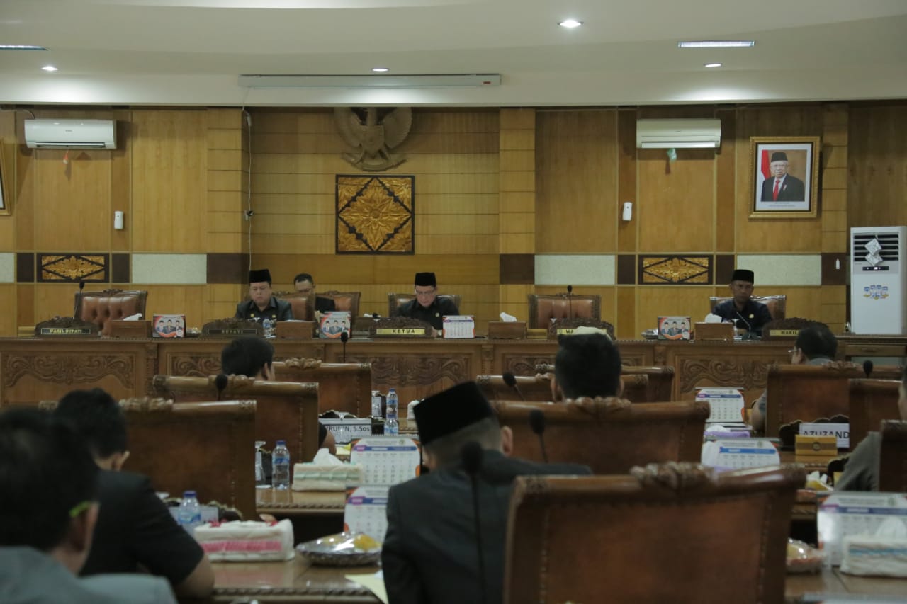 Rapat Paripurna ke VIII Masa Persidangan ke -2 DPR Kab Oku 