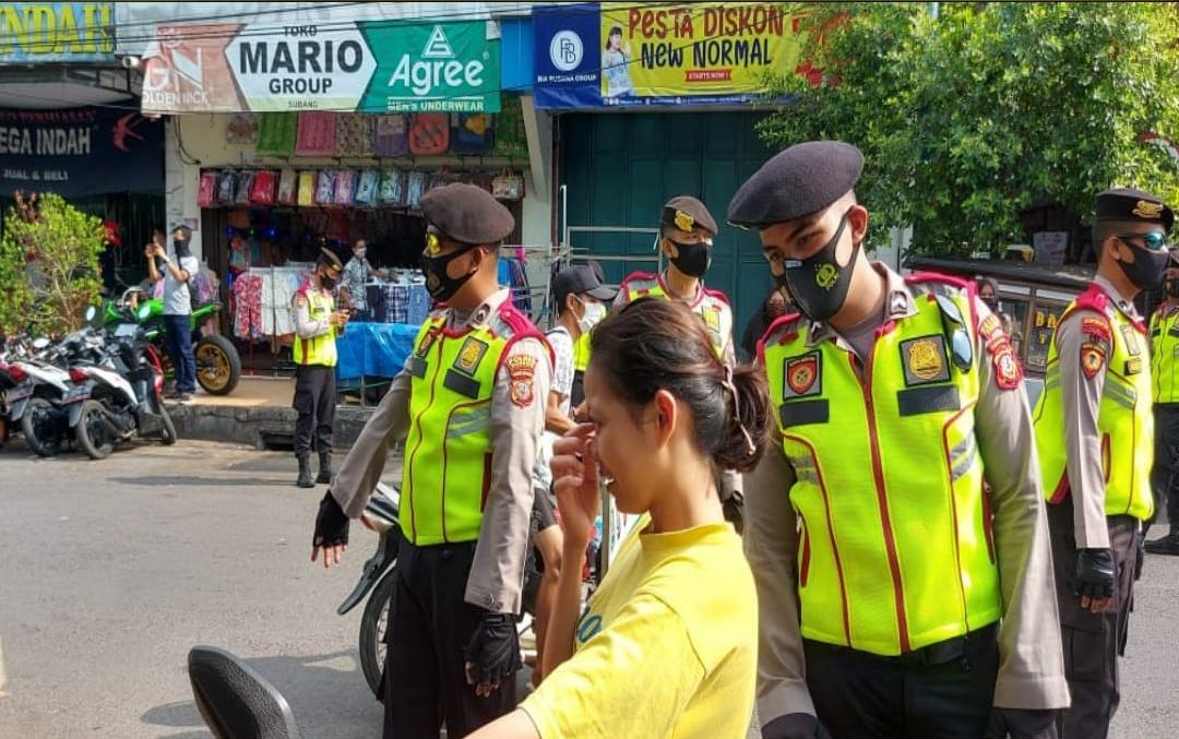Ops Yustisi Penegakan Disiplin Prokes Covid-19 Dengan Instansi Terkait di Wilkum Polres Subang Polda Jabar