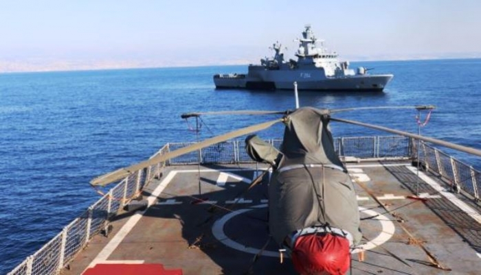 Kapal Perang Jerman dan KRI Sultan Hasanuddin-366 Latihan Towing di Laut Mediterania