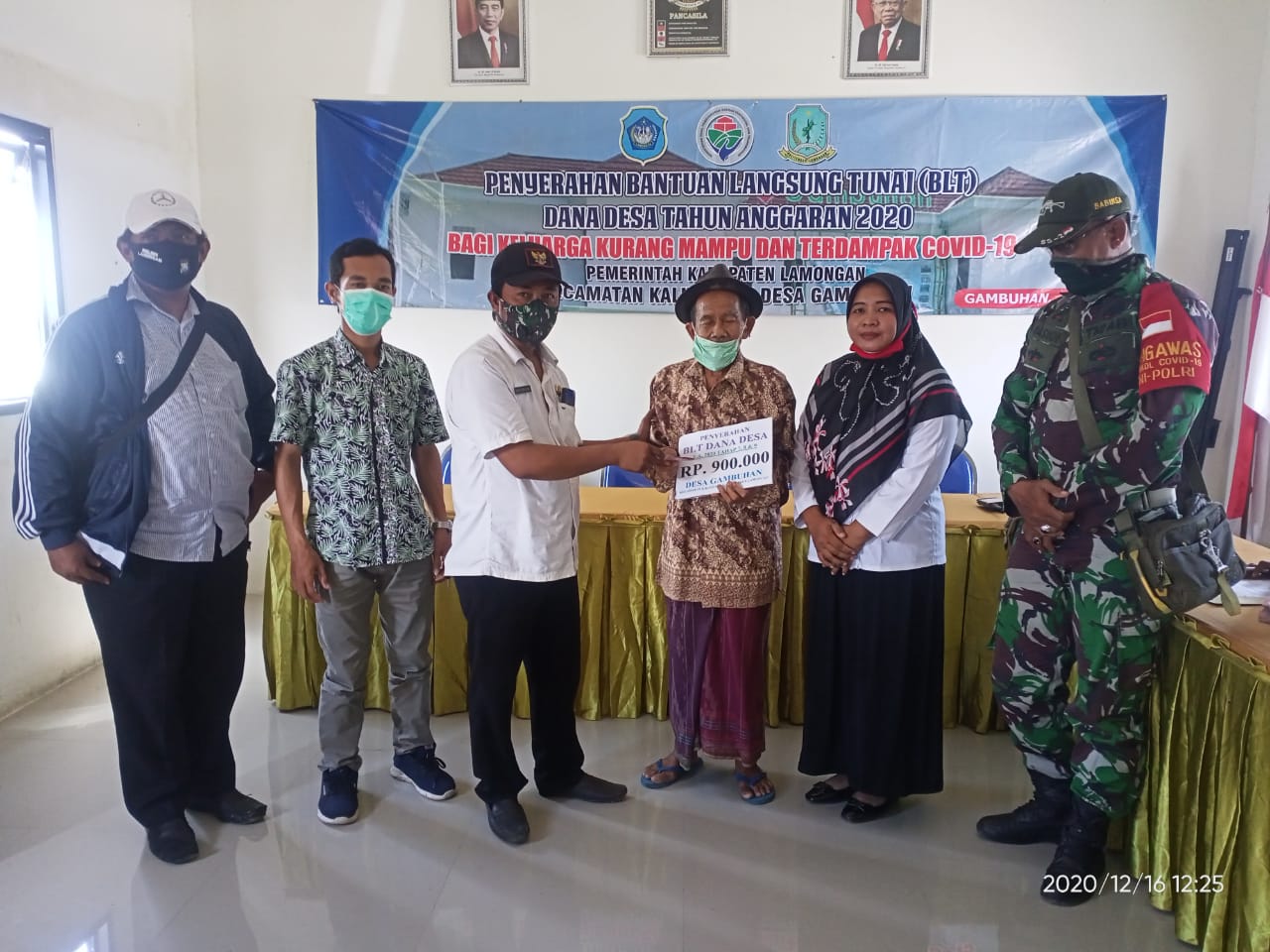 Pemdes Gambuhan Salurkan BLT DD 900Ribu