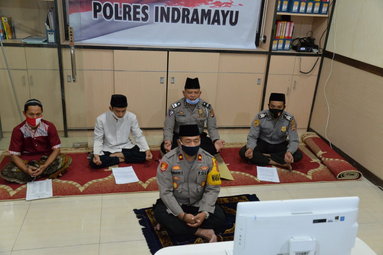 Dalam Rangka Nuzulul Qur,an 1441 H, Polres Indramayu Gelar Doa Bersama