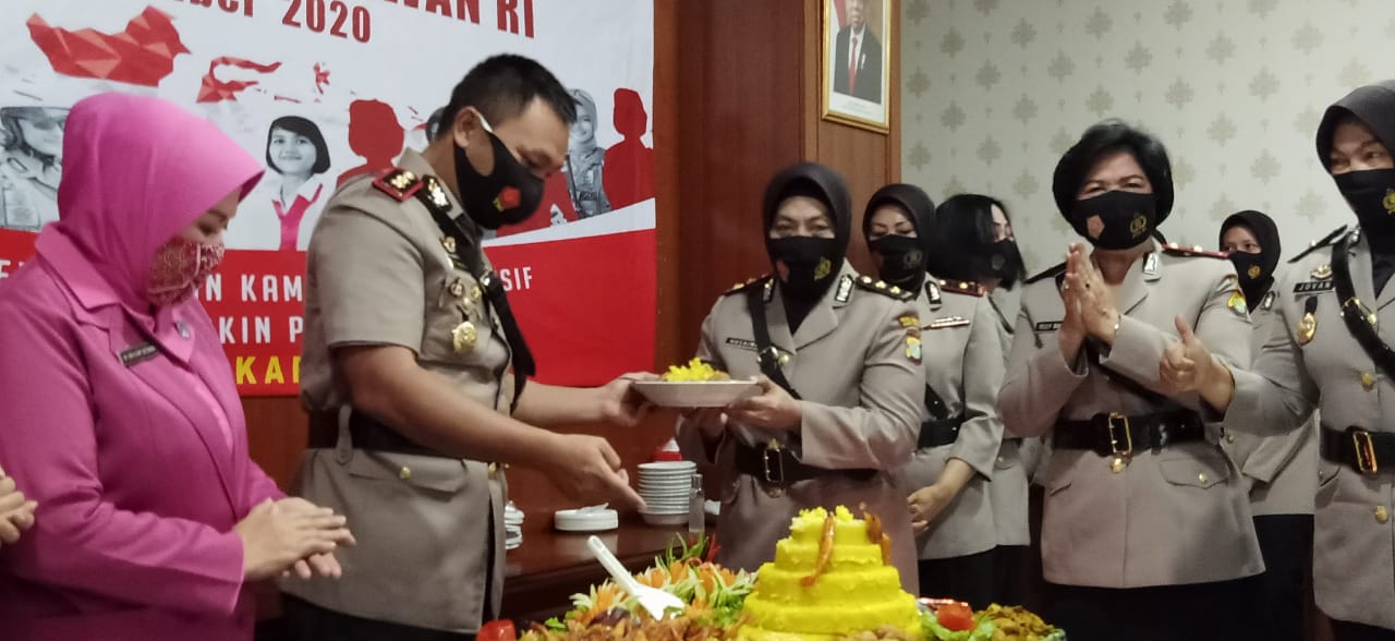 HUT Polwan Ke-72, Polres Metro Jakarta Timur Gelar Syukuran Secara Virtual