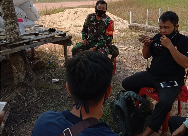 Jaga Hubungan Baik TNI dan Masyarakat Koptu Edi Lakukan Komsos ke Warga Binaanya