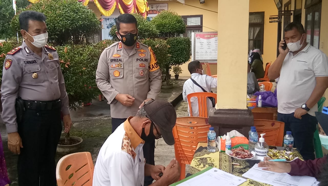 Polres Inhu dan Seluruh Jajaran Polsek Laksanakan Vaksinasi Gratis Bagi Masyarakat Umum