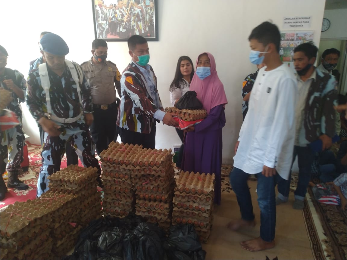 HUT Ke-51, DPD IPK Riau Bagikan Santunan dan Sembako Kepada Anak Yatim, Janda, dan Fakir Miskin