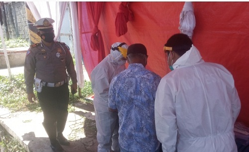Pra Larangan Mudik, Polisi Sekat Kendaraan di Cileunyi