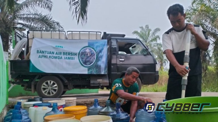 APHI Komda Jambi Kirim Ribuan Liter Bantuan Air Bersih ke Muaro Jambi