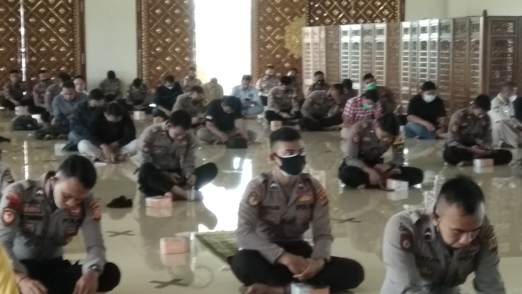 Berbicara Yang Baik, Ungkapkan Kata-Kata Yang Baik, Dan Hindari Caci Maki