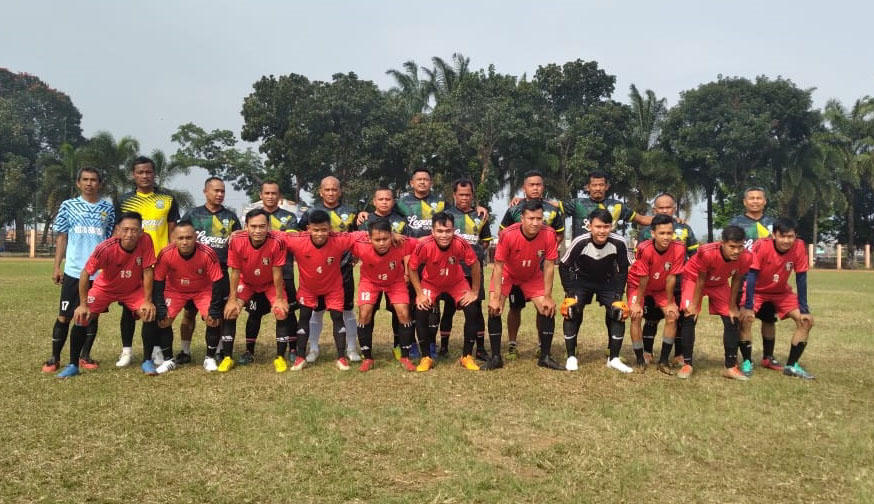 Pertandingan Persahabatan Sepak Bola Antara Tim Formasega Garut Dengan Tim Banzai United Bandung 
