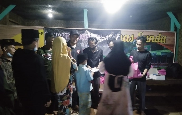 Media Online Linkarjabar Peringati Hari Jadinya yang Pertama Bersama Anak Yatim