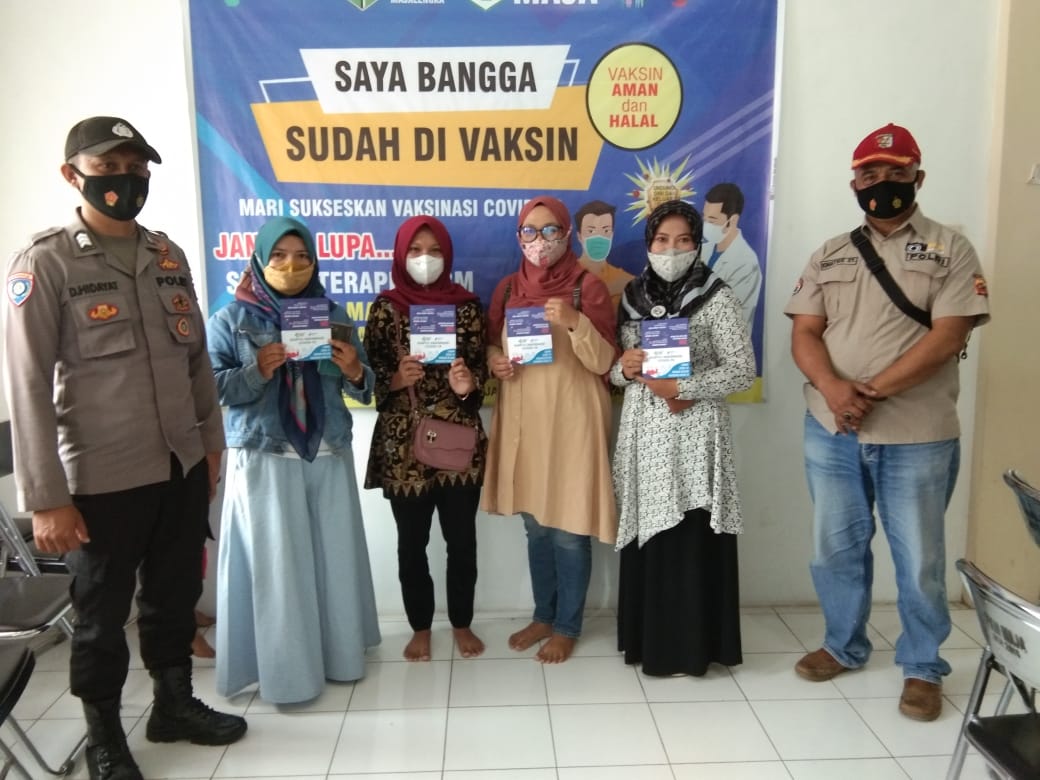 Berikan Rasa Nyaman, Polres Majalengka Polda Jabar  Pengamanan Pelaksanaan Vaksinasi Bagi Guru