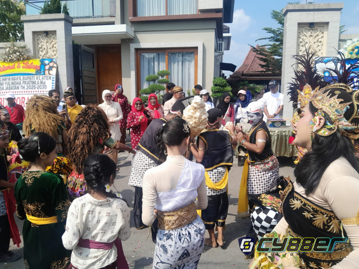 Pemerintah Desa Karang Gelar Karnaval Kreasi Budaya Peringati HUT RI ke-81