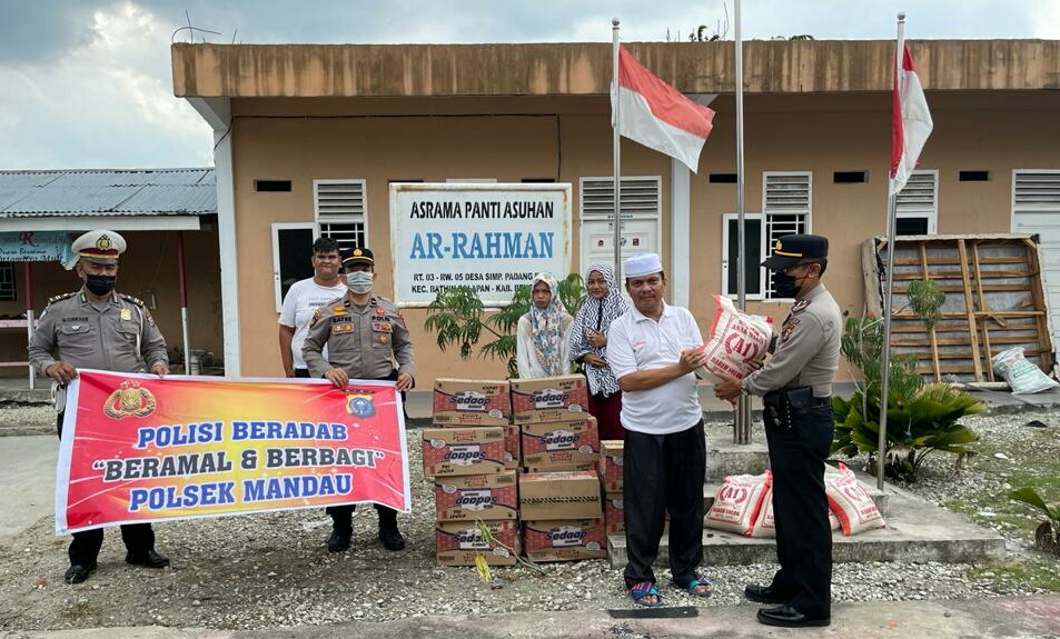 HKGB ke 19, Polsek Mandau Salurkan Bantuan Sembako