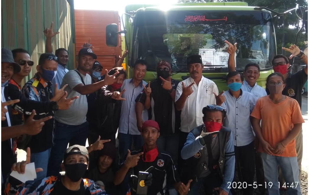 Keluarga Besar GMBI Distrik Kabupaten Bekasi Bagikan 2.000 Paket Beras di Desa Cikarang Kota