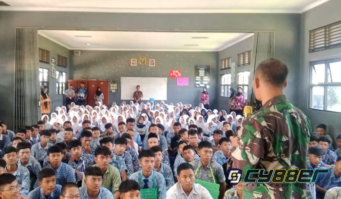 Danramil Kragilan Tekankan Pentingnya Wawasan Kebangsaan kepada Siswa SMAN 1 Kragilan