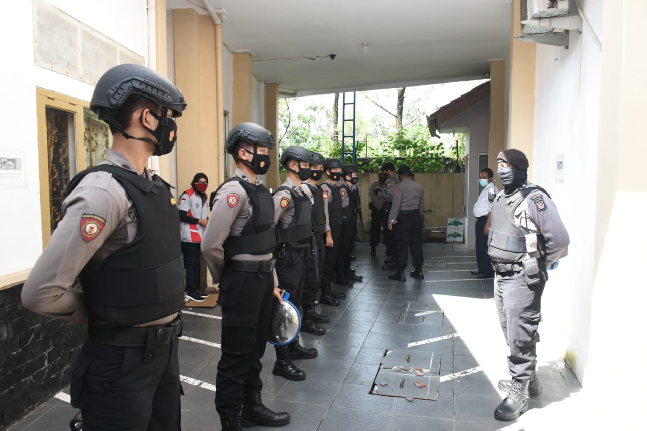 Polres Banjar Kawal dan Amankan Vaksin Covid-19 untuk Kota Banjar 