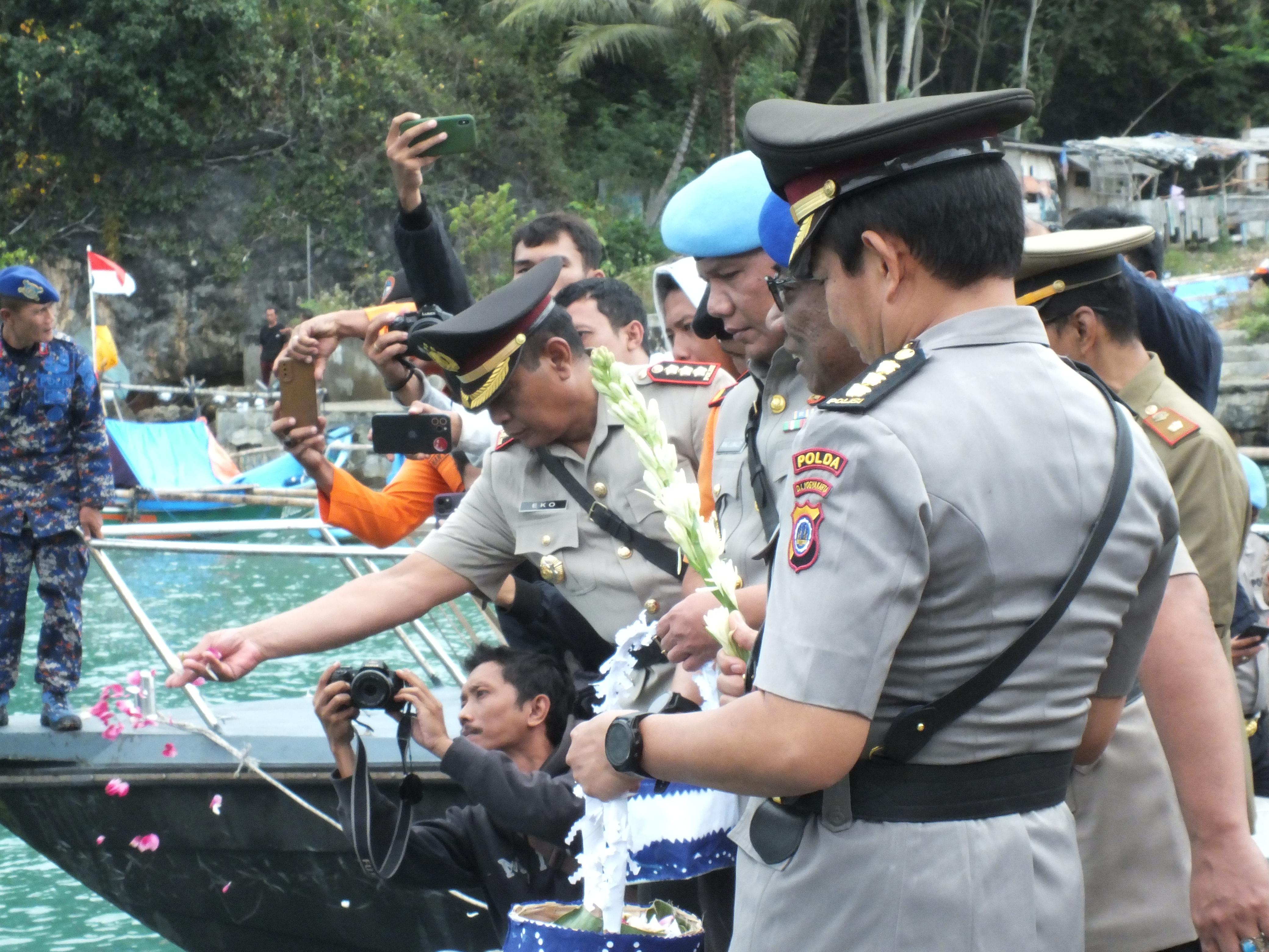 Jelang Hari Bhayangkara Ke-78, POLDA DIY Gelar Upacara Ziarah Dan Tabur Bunga