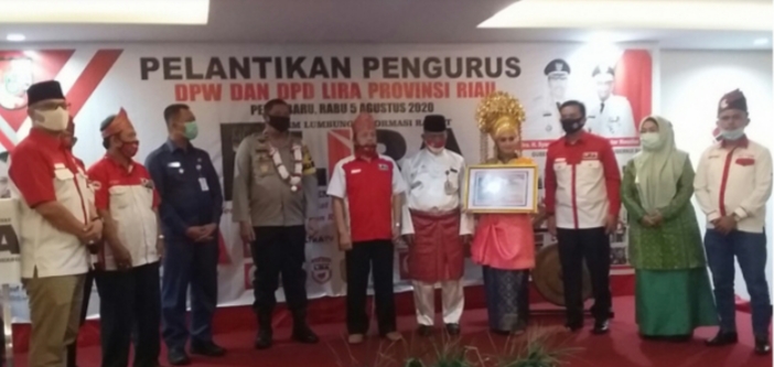 Presiden LSM LIRA, HM Jusuf Rizal Lantik Pengurus DPW LSM LIRA Provinsi Riau Sekaligus Menyerahkan Penghargaan Untuk Kapolda Riau dan Walikota Pekanbaru