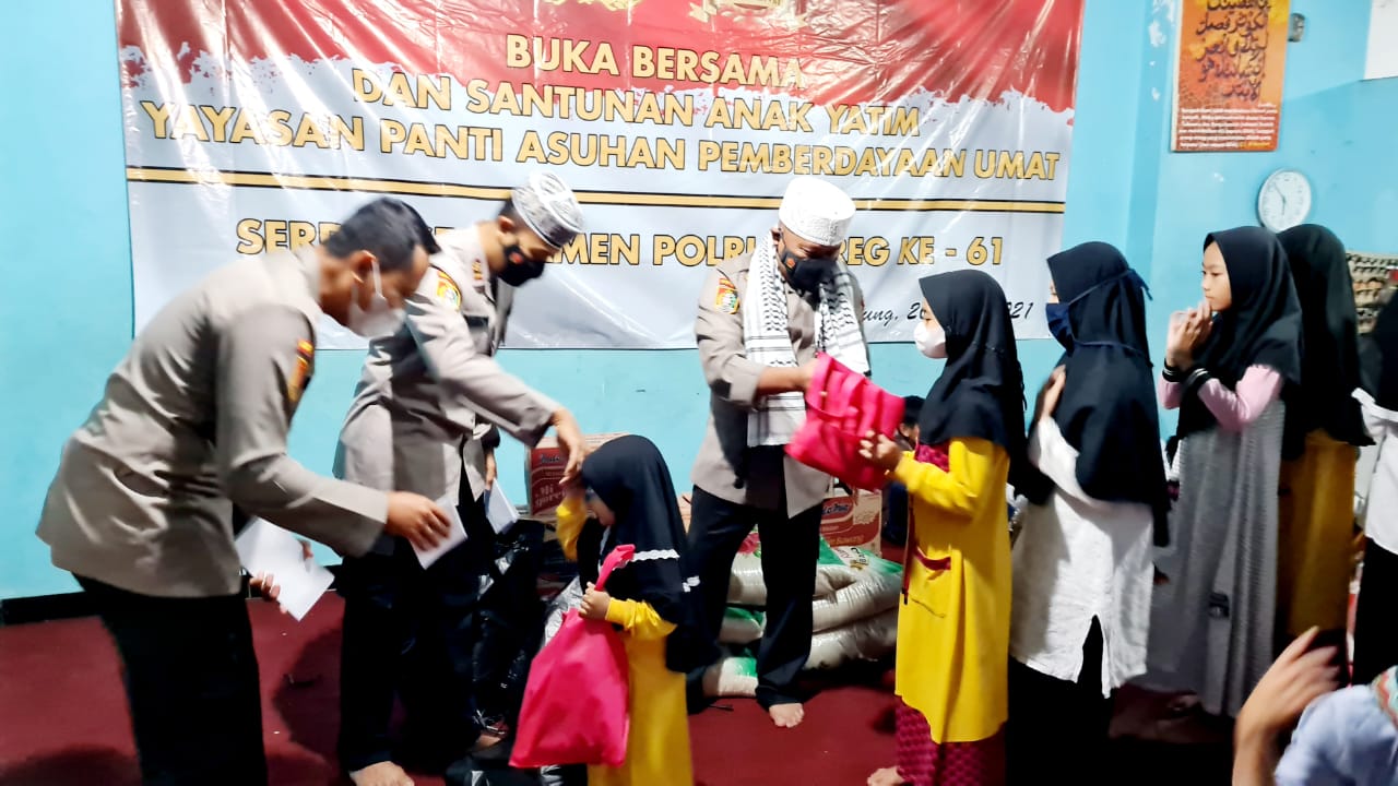 Serdik Sespimmen Dikreg ke-61 Berbagi Suka Cita Dengan Yatim Piatu