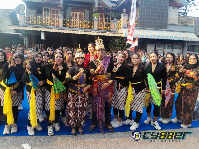 Semangka 1,5 Ton Jadi Bintang Kirab Budaya Demak Ijo, Tradisi Syukur yang Kembali Menggeliat