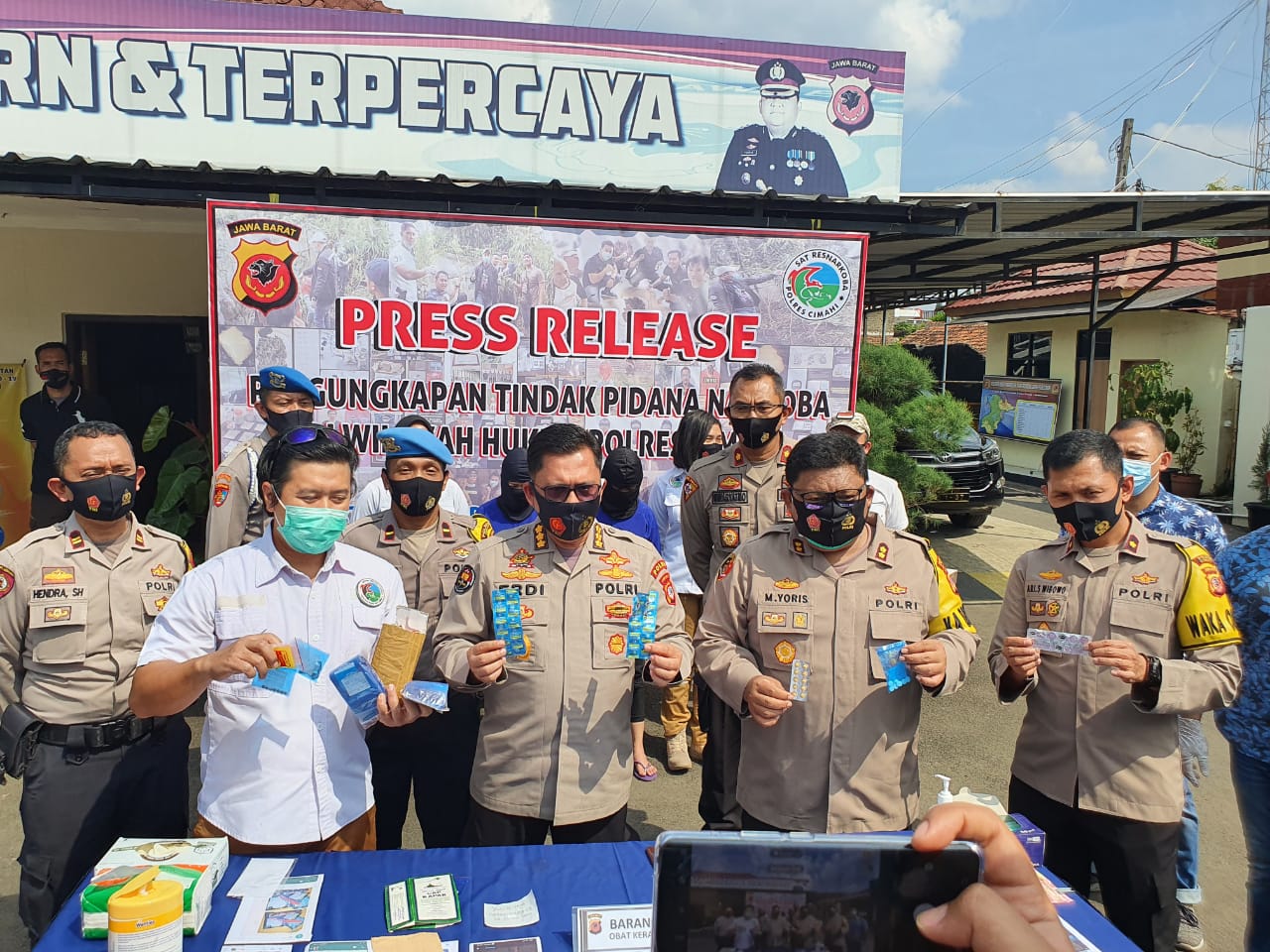 Edarkan Pil Aborsi di Medsos Dua Perempuan di Bekuk Polres Cimahi
