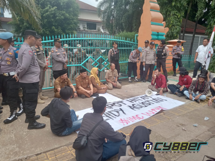 Aksi Unjuk Rasa Mahasiswa Cilegon: Tuntutan Perubahan di Akhir Kepemimpinan Wali Kota