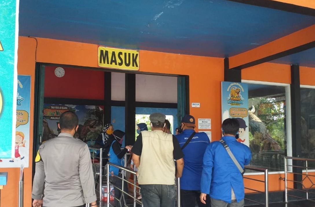 Pastikan Penerapan 3M Protokol Kesehatan, Polres Majalengka Polda Jabar  Pantau Tempat Wisata Saat Long Week End