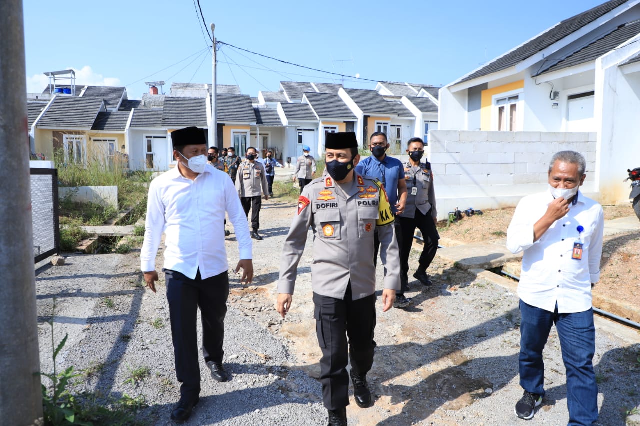 Kapolda Jabar, Melakukan Peletakan Batu Pertama Pembangunan Rumah Anggota Polri dan ASN