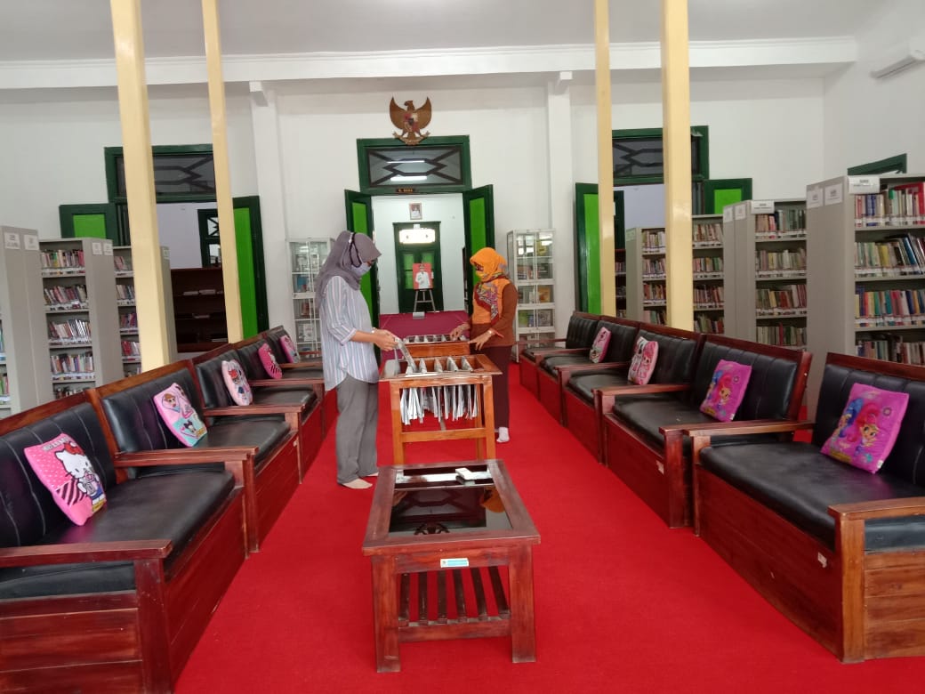 Pengunjung Mengharapkan ada Koleksi Buku Baru yang ditawarkan Pemerintah.