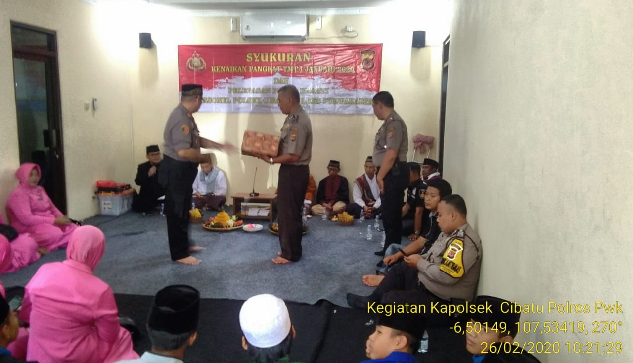 Polsek Cibatu Gelar Syukuran di Acara Kenaikan Pangkat Dan Berikan Santunan Anak Yatim
