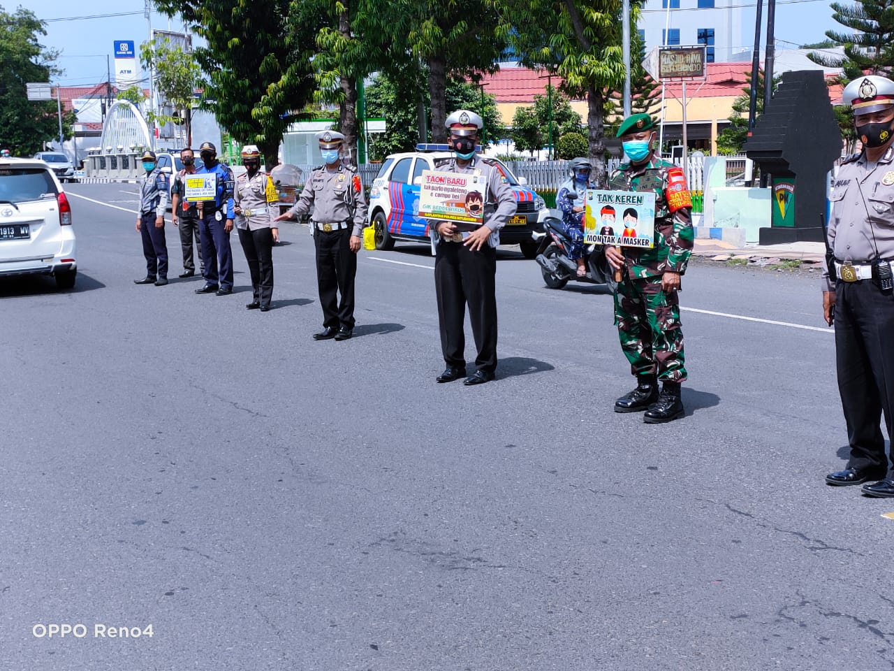 Operasi Lilin Semeru 2020, TNI Polri di Situbondo Aktif Edukasi Protokol Kesehatan