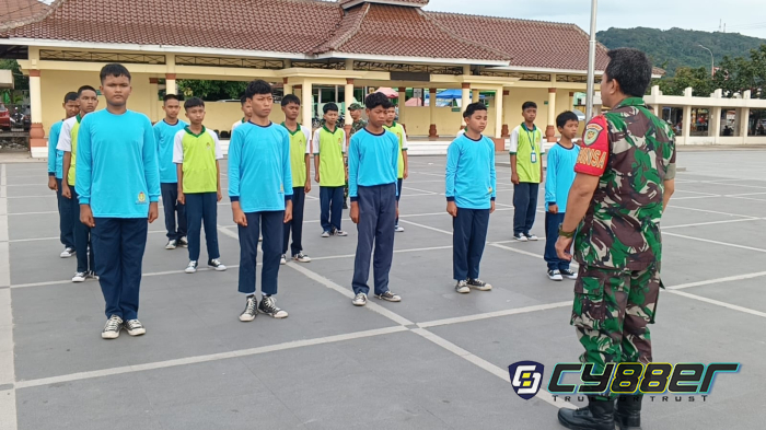 Koramil Kramatwatu Tanamkan Disiplin dan Nasionalisme Siswa Lewat Pelatihan PBB dan Wawasan Kebangsaan