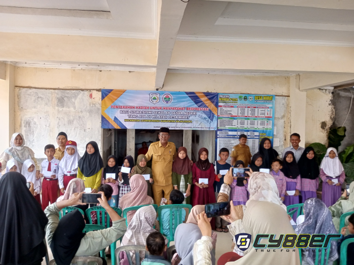 Pemdes Mirat Majalengka Berikan Apresiasi kepada Siswa Berprestasi