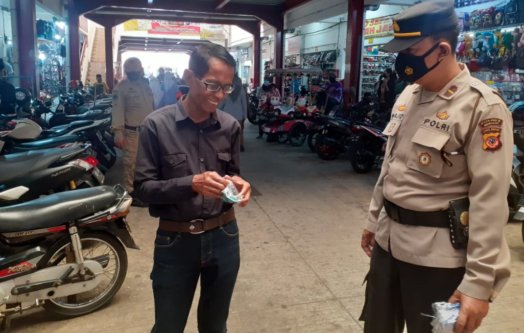 Putus Mata Rantai Covid-19, Polsek Sumedang Utara Gelar Ops Yustisi Mobile