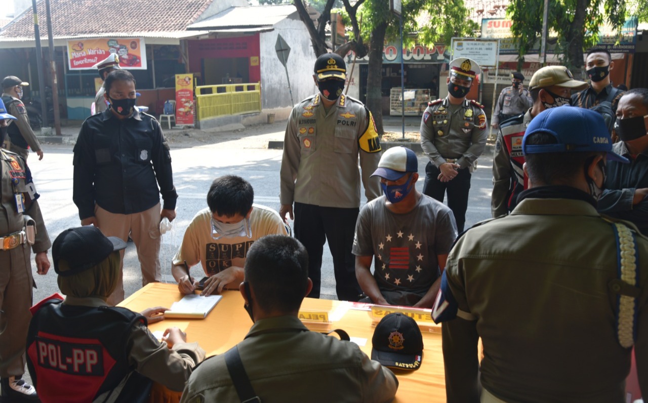 Gabungan TNI, Polri dan Pol PP, Gelar Operasi Yustiti di Wilkum Polresta Cirebon