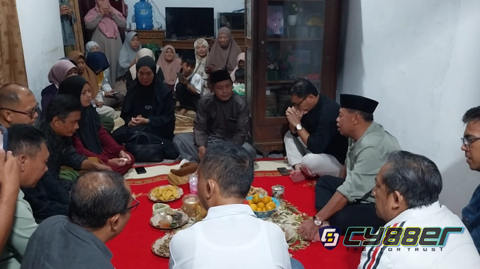 Bupati Majalengka Taziah ke Rumah Duka Anak yang Tewas di Toilet Masjid dan akan Tanggung Biaya Otopsi
