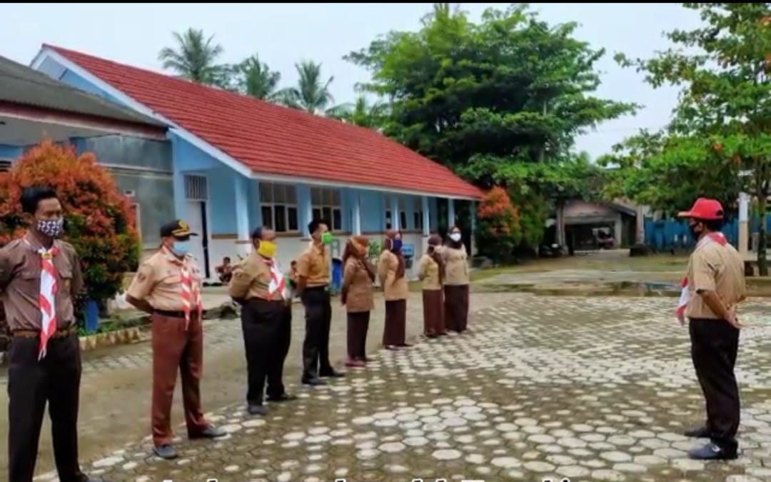 Peringati Hari Bapak Pandu, SDN 1 Sinar Pasmah Gelar Aksi Kebersihan Lingkungan