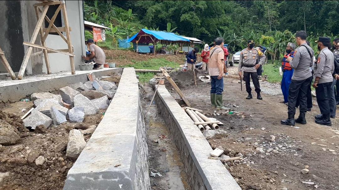 Kapolres Sumedang Tinjau Lokasi Pembangunan Pos Polair