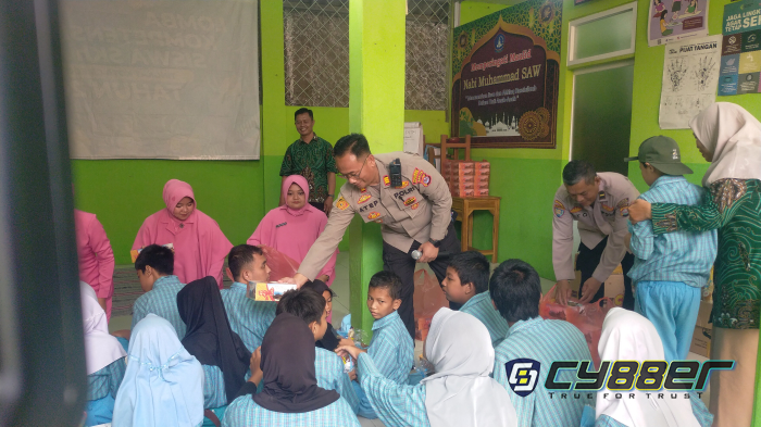 Polsek Cibeber Dukung Program Makan Bergizi Gratis untuk Anak-Anak Berkebutuhan Khusus