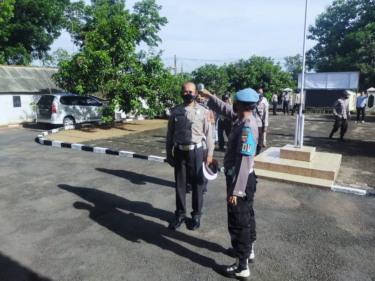 Wajib Four M, Polisi Cek Tubuh, Mencuci Tangan dan Membawa Hand Sanitizer