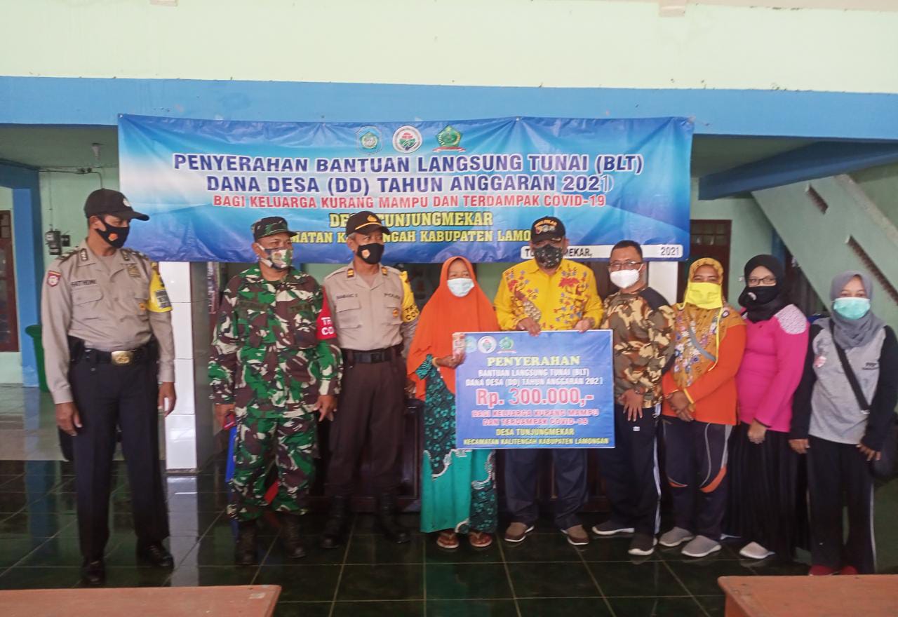 Pemdes Tunjungmekar Bagikan BLT-DD Perdana di Tahun 2021